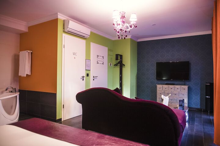 Room 94 of 161