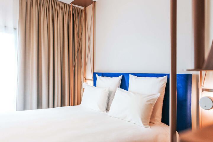 Room 22 of 53