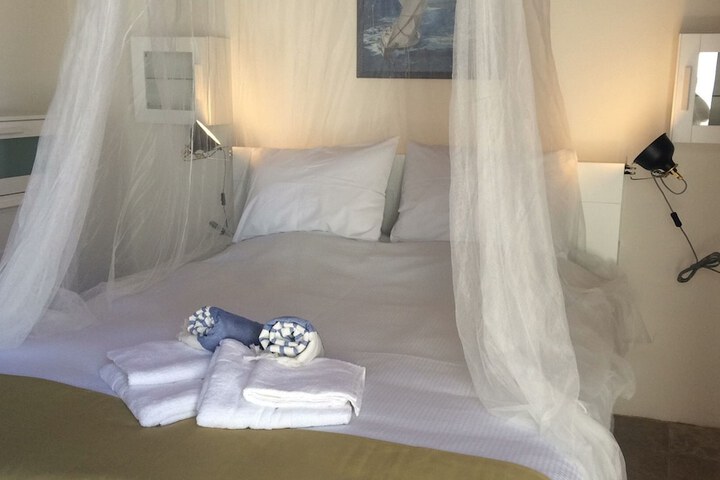 Room 3 of 44