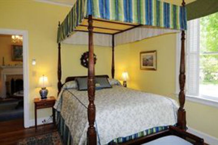 Room 18 of 31