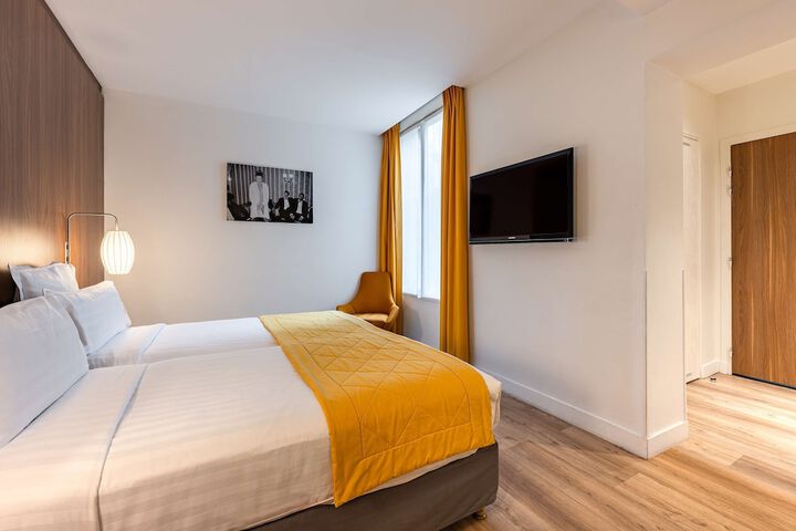 Room 16 of 48