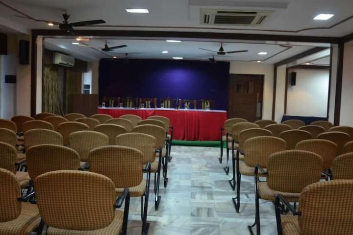 Business Center 15 of 16
