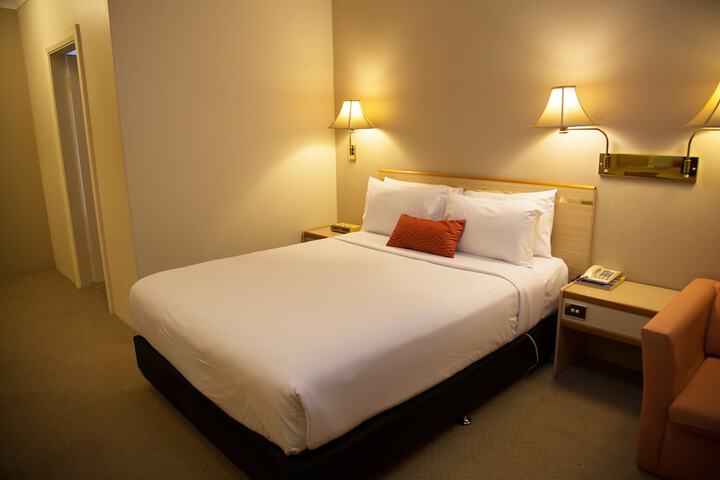 Room 5 of 44