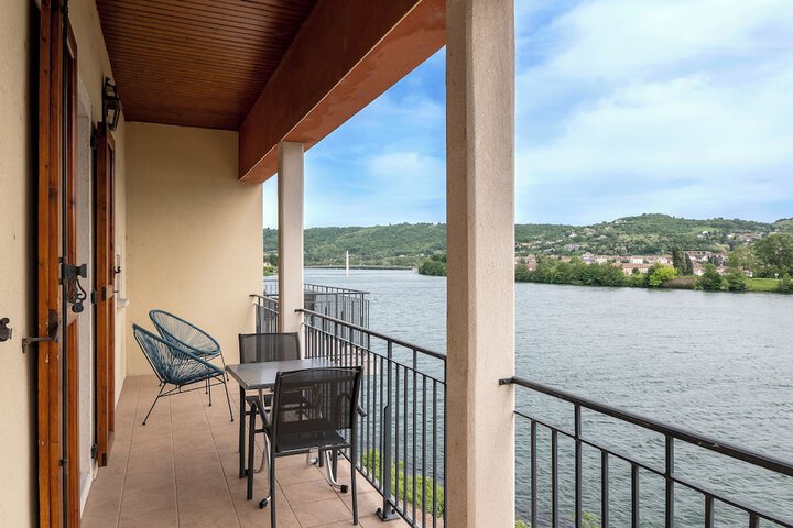 Terrace/Patio 13 of 59