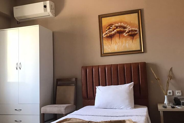 Room 25 of 50