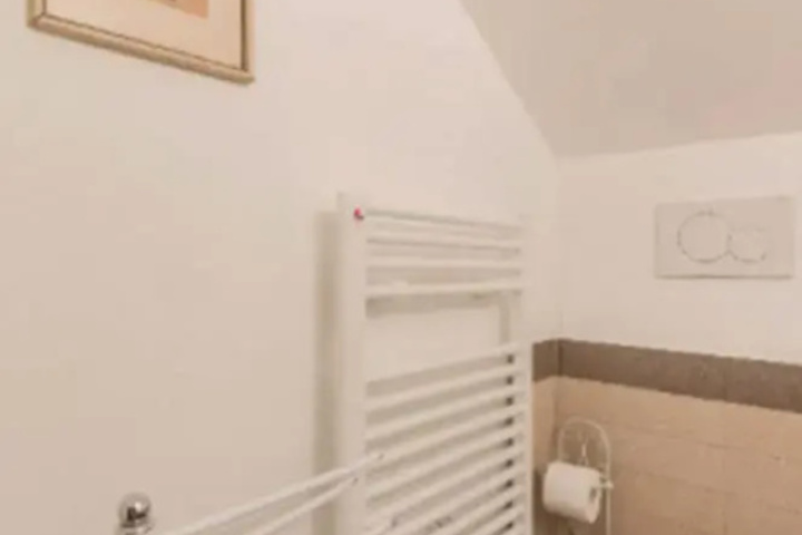 Room 8 of 13