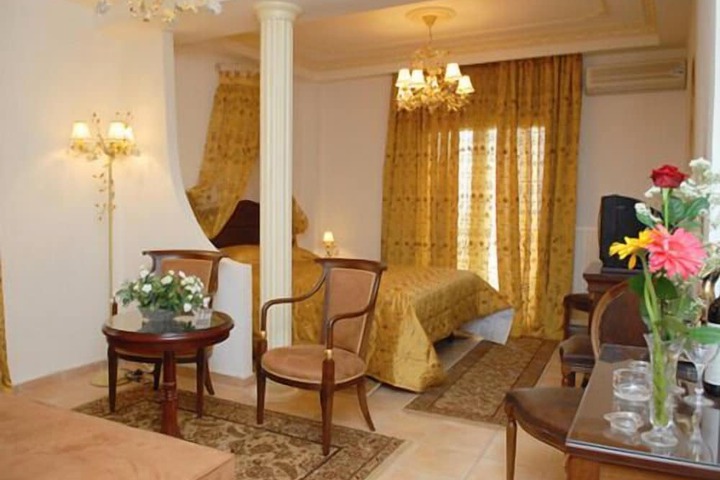 Room 6 of 23