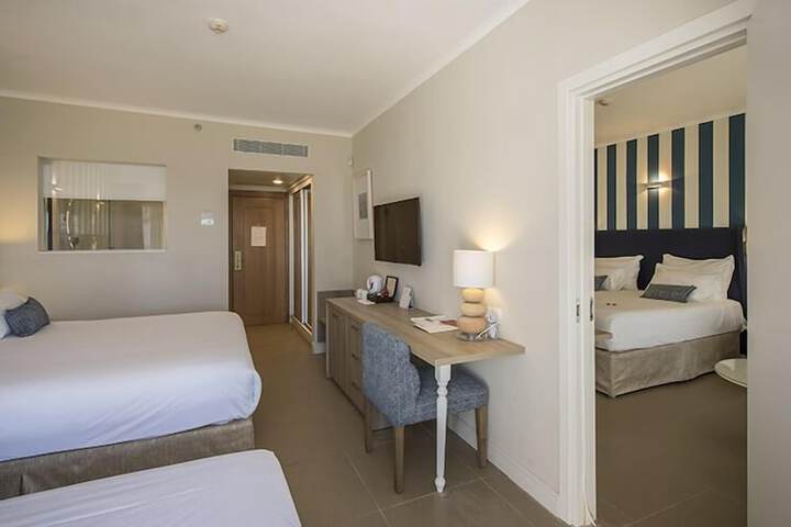 Room 35 of 89