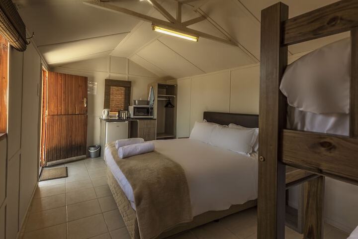 Room 5 of 34