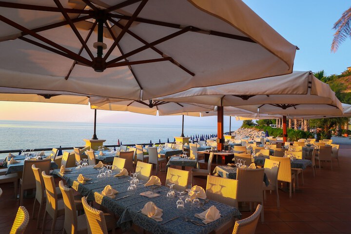 Dining Photos