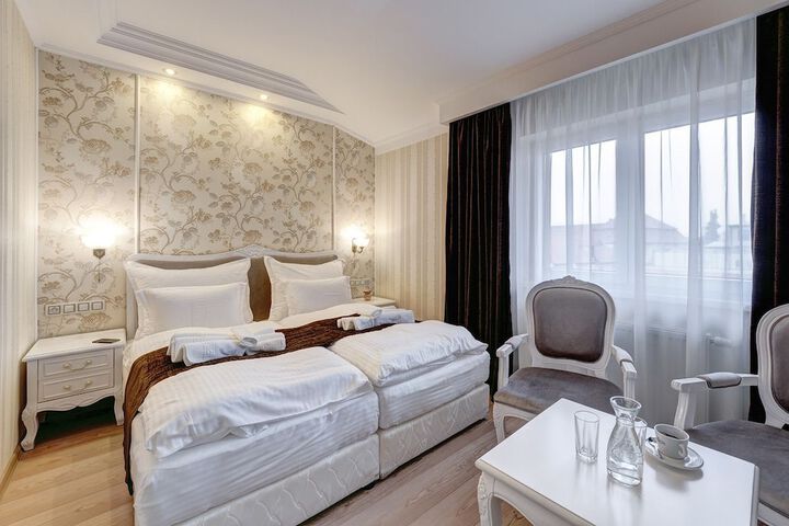 Room 12 of 51