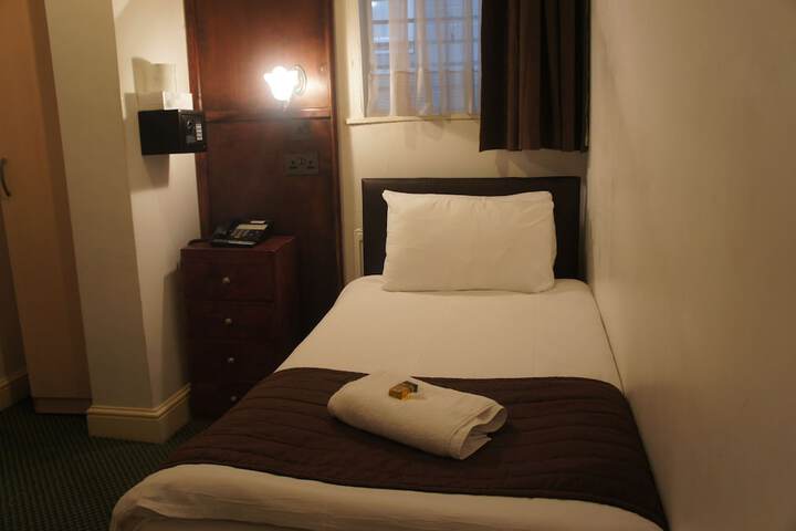 Room 36 of 127