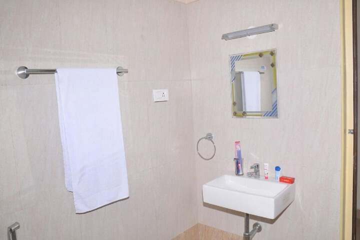 Room 26 of 33