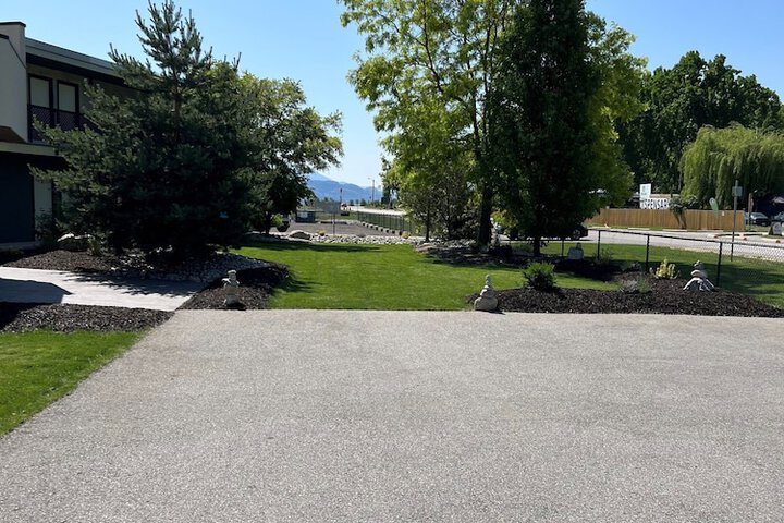 Property Grounds 26 of 37
