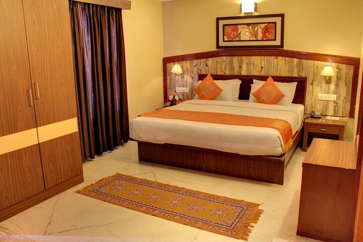 Room 9 of 23