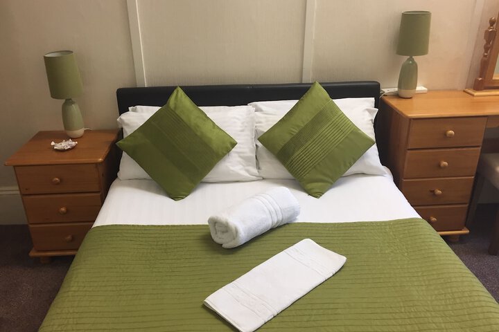 Room 9 of 40