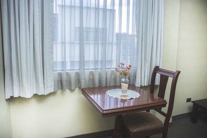 Room 9 of 23