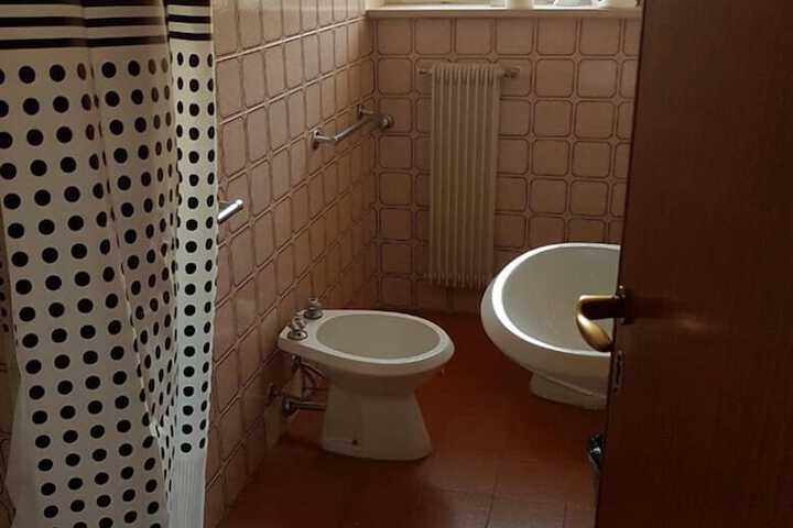 Room 13 of 20