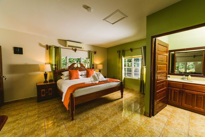 Room 3 of 83
