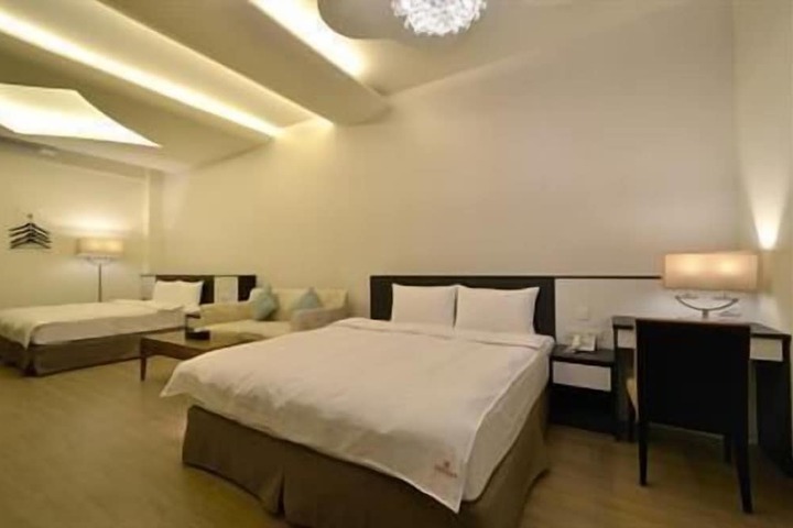 Room 9 of 28
