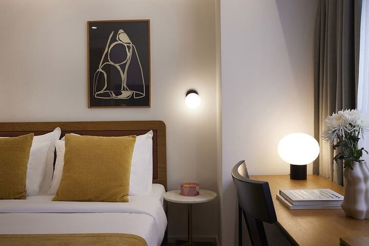 Room 17 of 49