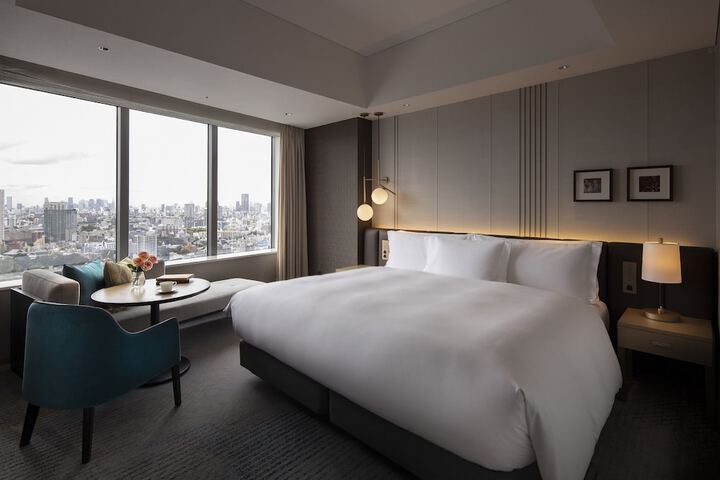 Room 16 of 196