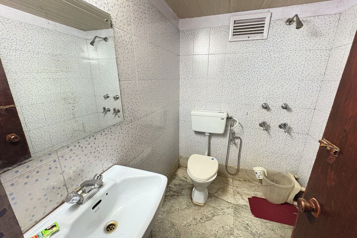 Room 18 of 23
