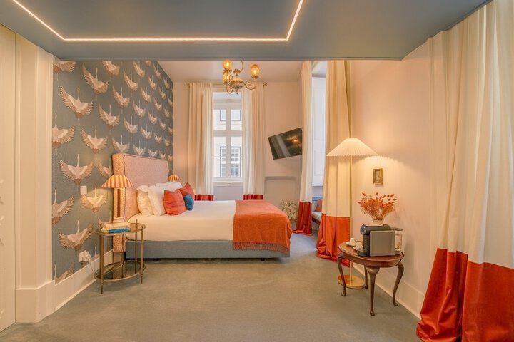 Room 18 of 60