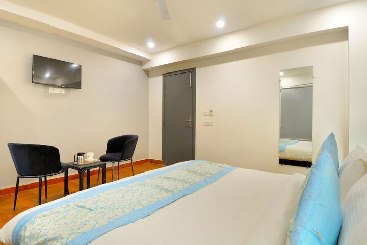 Room 12 of 17