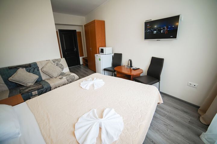Room 15 of 53