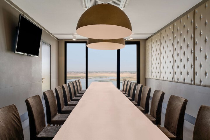 Dining 72 of 138