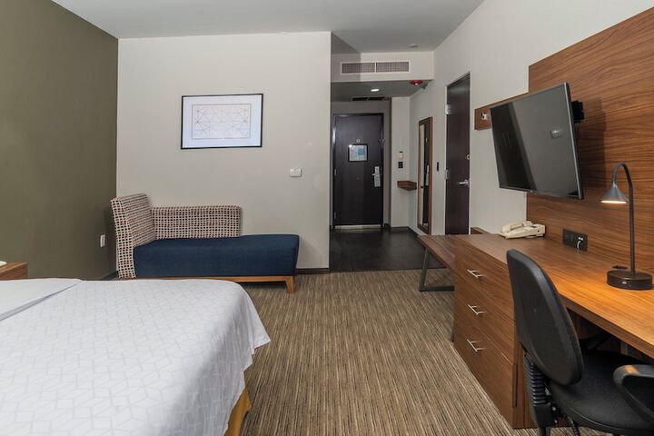 Room 16 of 61