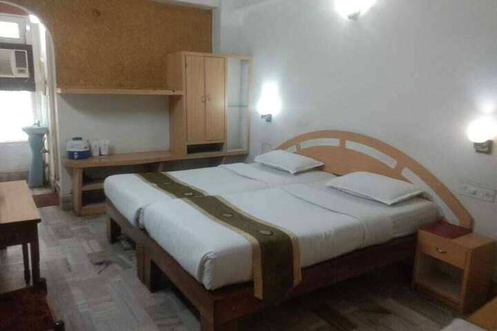 Room 36 of 71