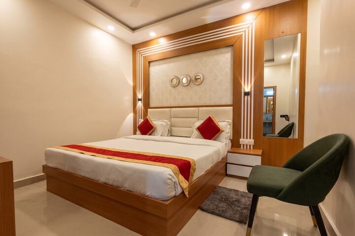 Room 15 of 74