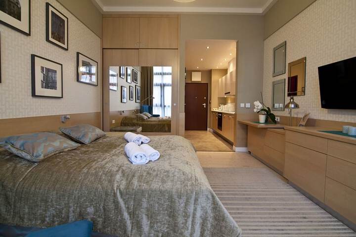 Room 10 of 272