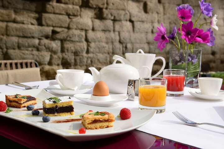 Breakfast/Coffee Service 92 of 110