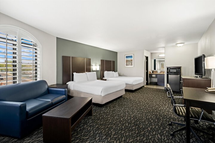 Room 14 of 36
