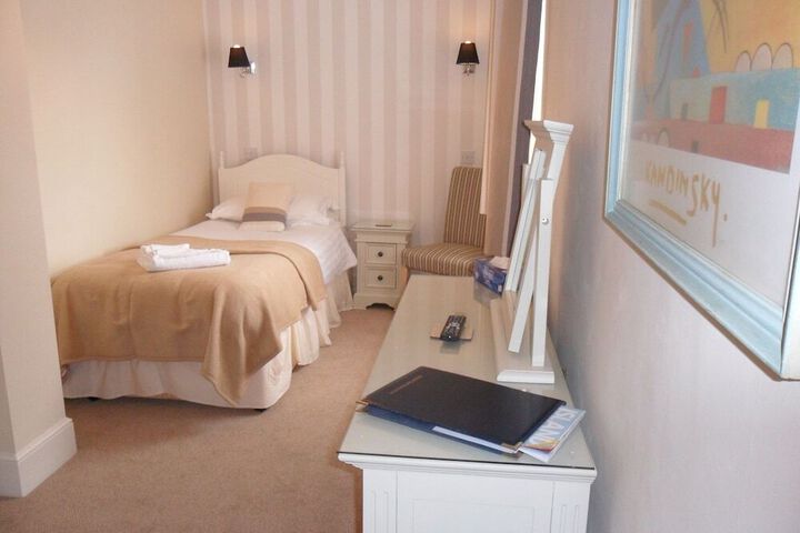 Photo 6