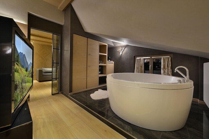 Spa 131 of 211