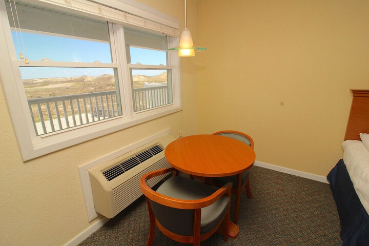 Room 6 of 48