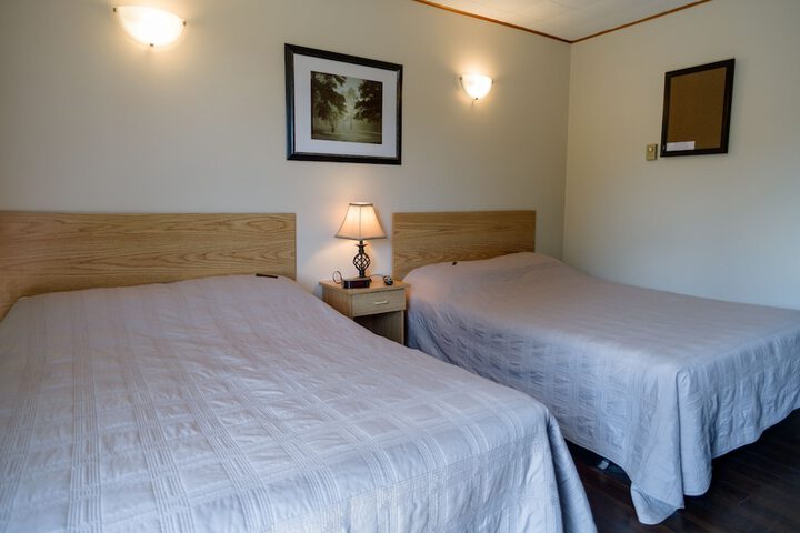 Room 4 of 13