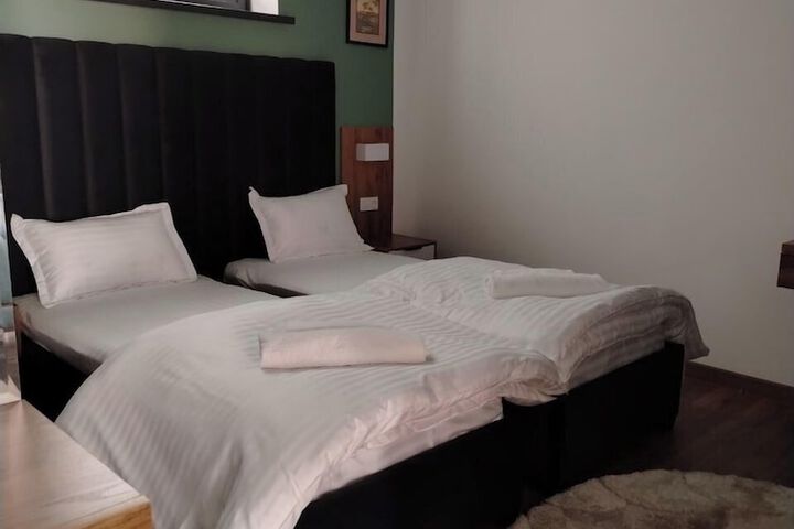 Room 16 of 49