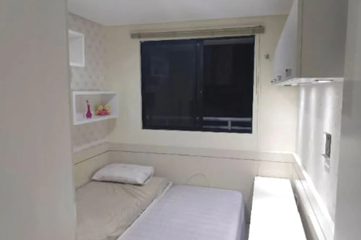 Room 2 of 8