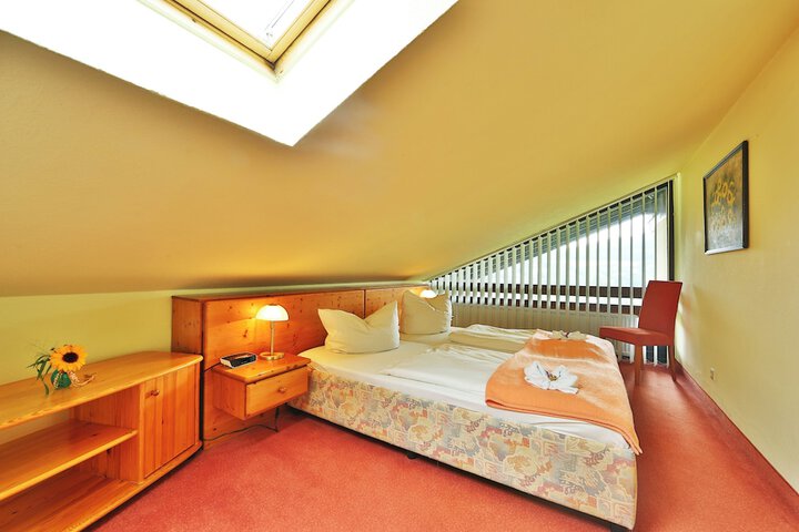 Room 15 of 51