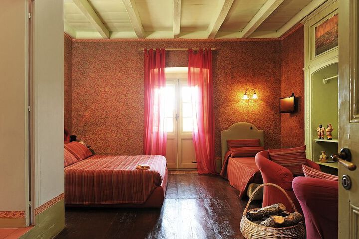 Room 3 of 33