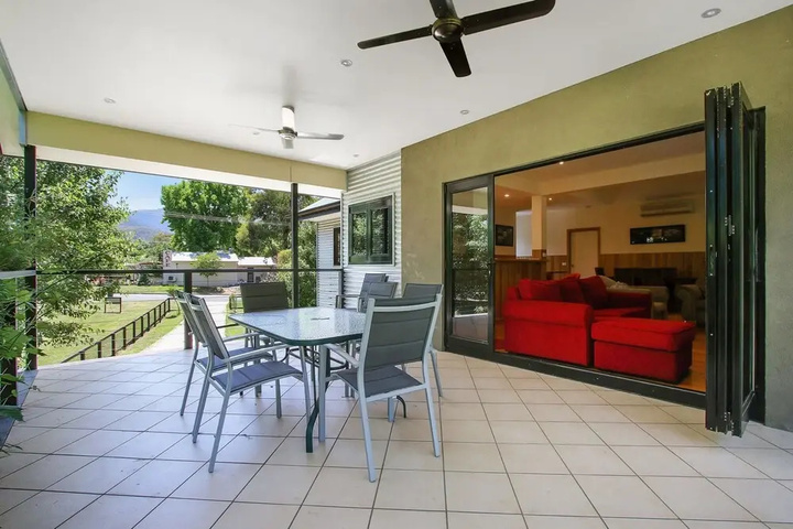 Terrace/Patio 2 of 9