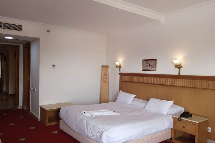 Room 25 of 109