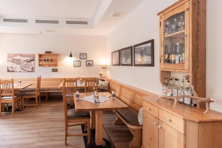 Dining Photos