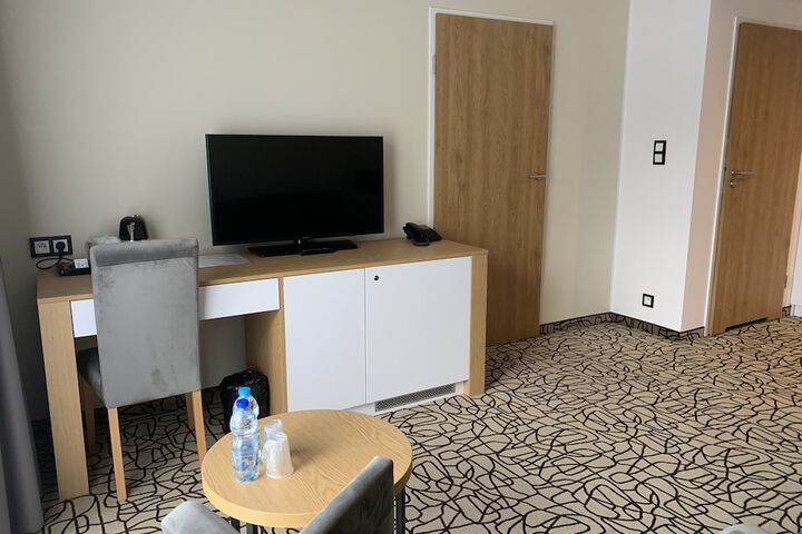 Room 13 of 31