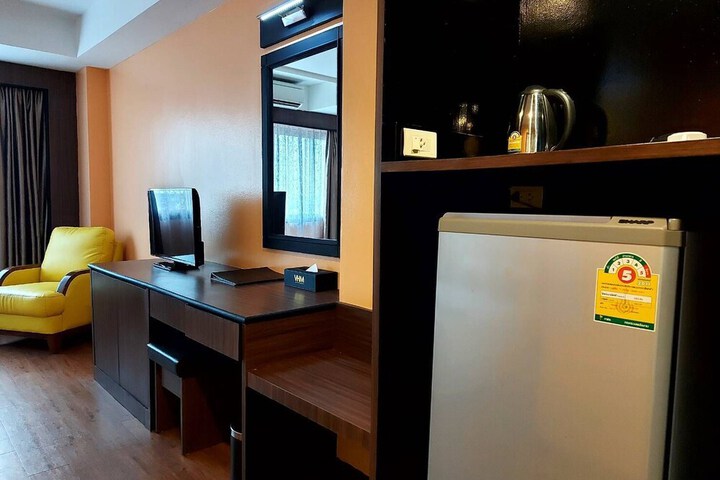 Room 4 of 32